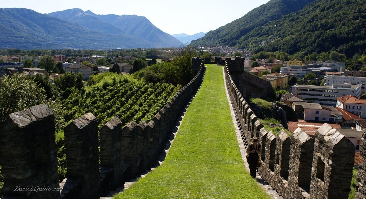 Bellinzona-Murata Беллинцона (Bellinzona), Швейцария - путеводитель по городу от ZurichGuide.ru. Что посмотреть, достопримечательности Беллинцоны. Как добраться - стоимость